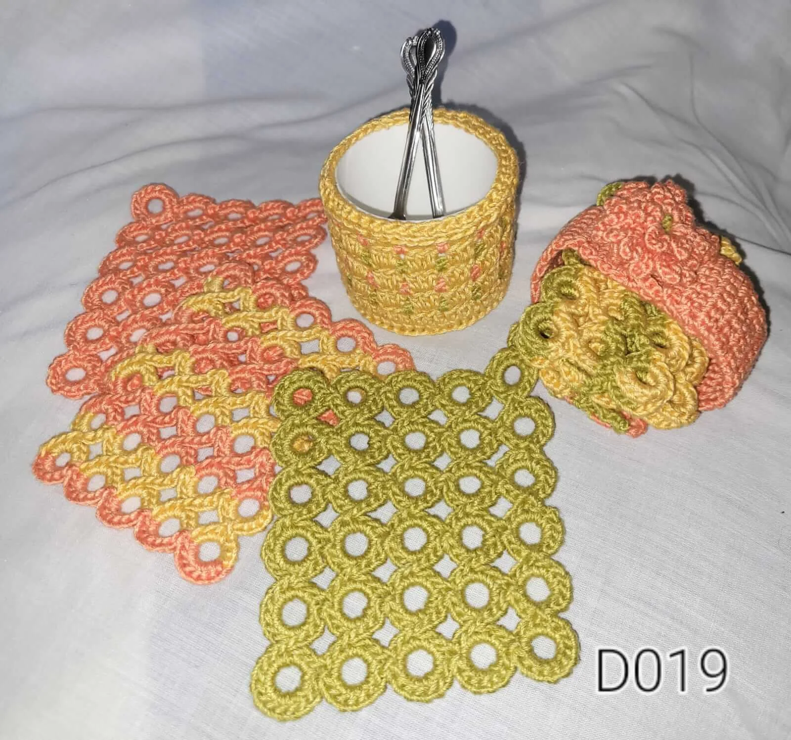 Crochet coaster set – orange
