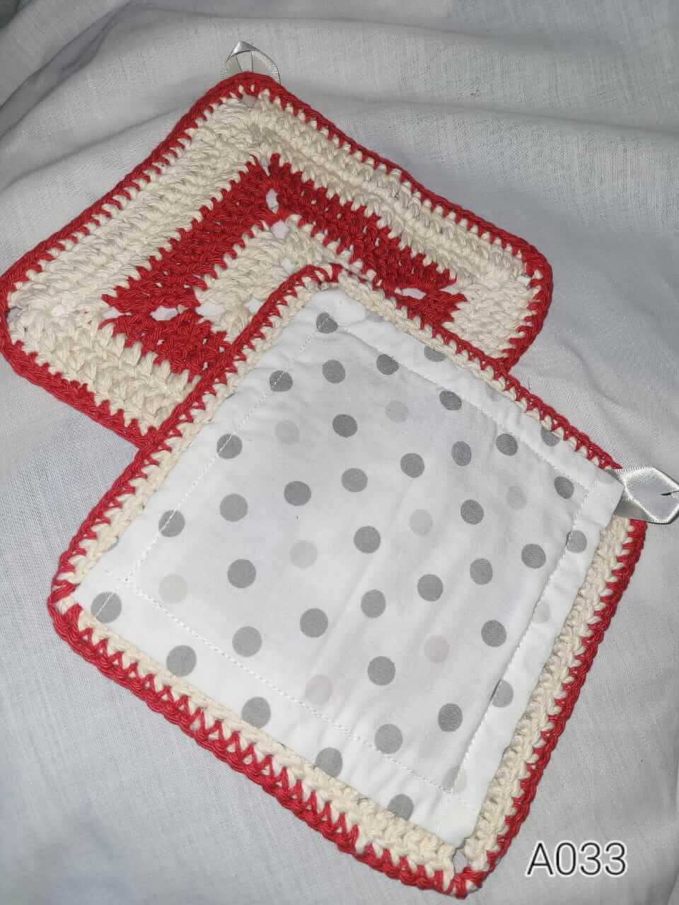 Crochet potholder set – red