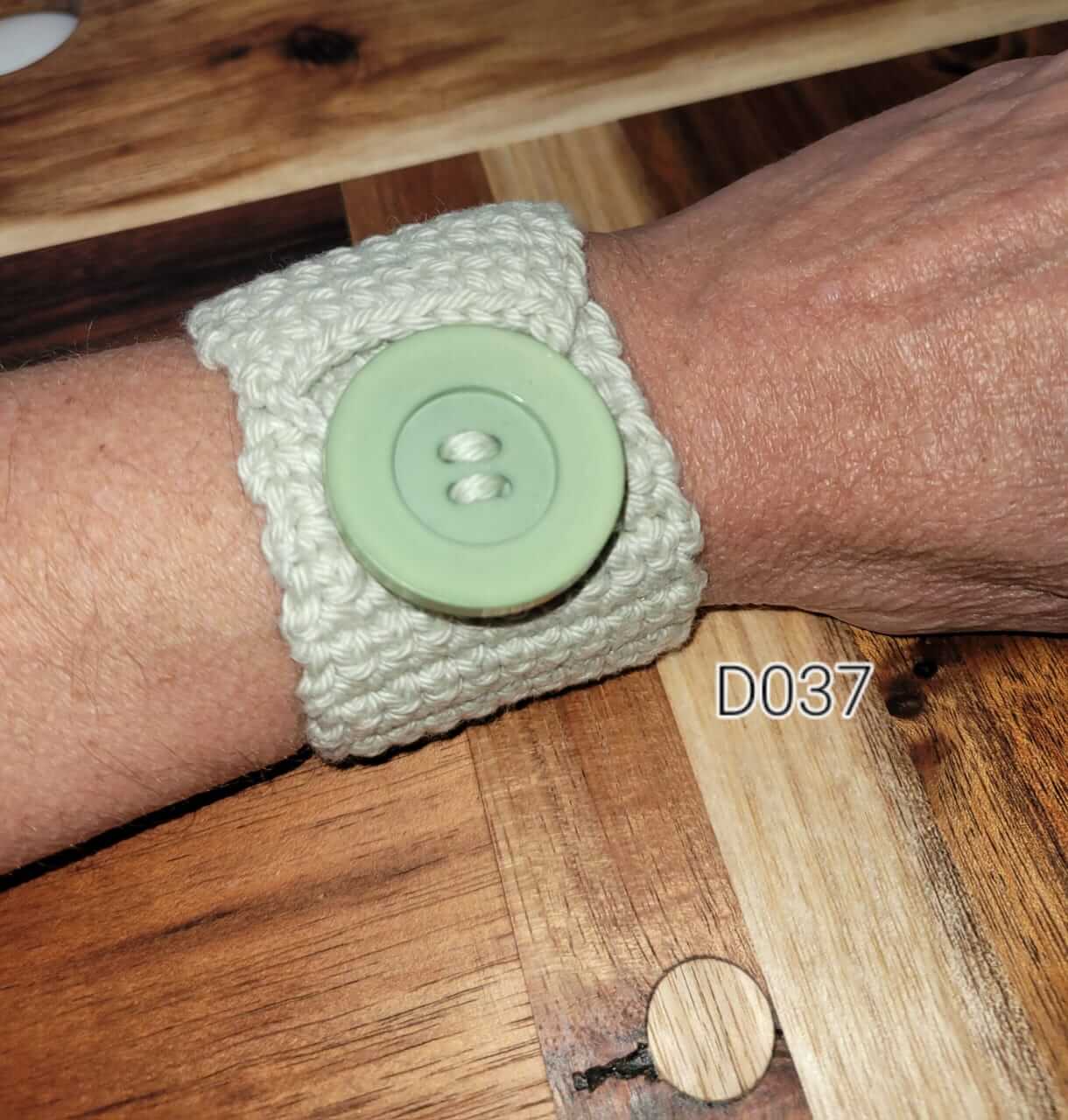 Crochet bracelet – green