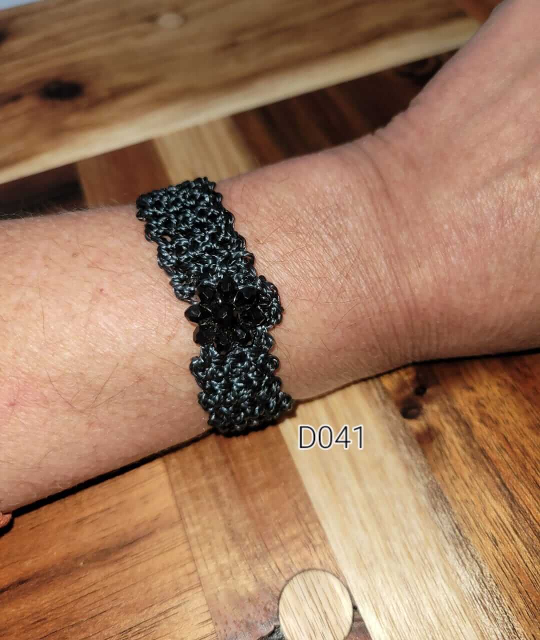 Crochet bracelet – black thin